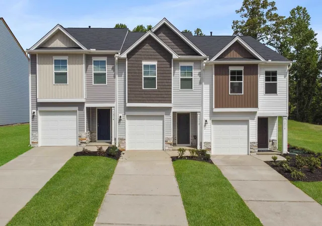 Photo 1 of Sale Pending at 1300 Forestbrook Ln, Spartanburg, SC 29303 | MLS# SPN336042 | Listing updated on 2026-10-03