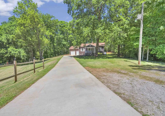 Photo 3 of Sale Pending at 2561 Whitestone Rd, Spartanburg, SC 29302 | MLS# SPN337325 | Listing updated on 2026-09-15