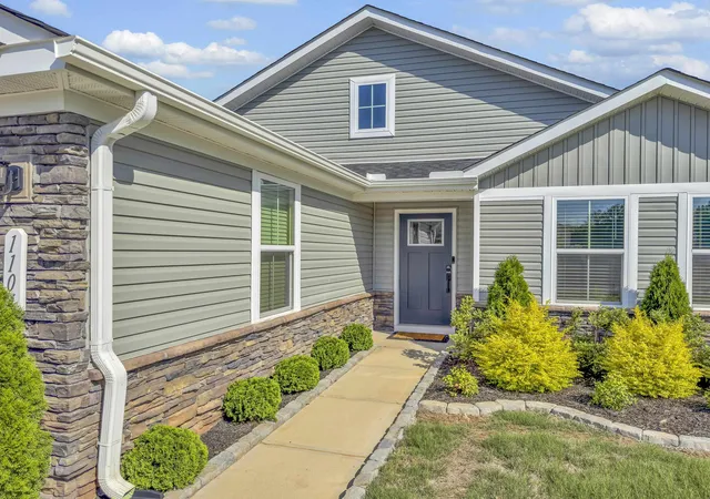 Photo 3 of Sale Pending at 1104 Elowen Rd, Spartanburg, SC 29306 | MLS# SPN337908 | Listing updated on 2026-09-15