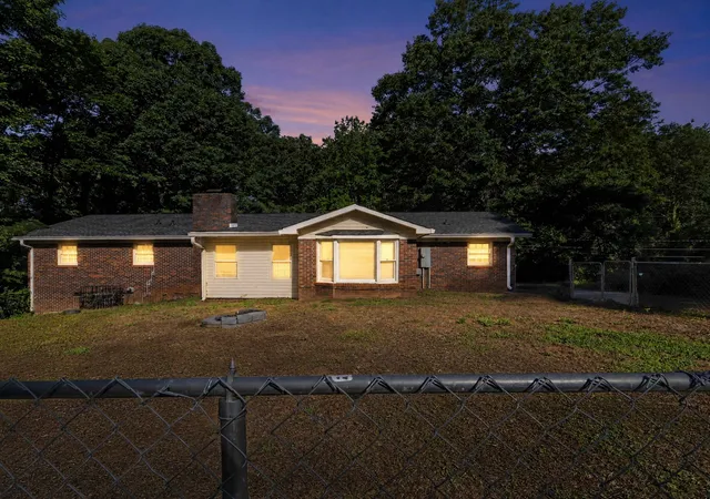 Photo 2 of Single family home for sale at 201 Tucker Rd, Spartanburg, SC 29306 | MLS# SPN338013 | Listing updated on 2026-09-15