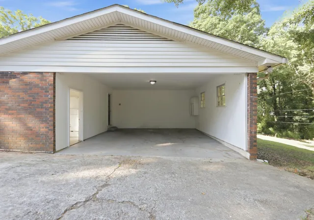 Photo 3 of Single family home for sale at 201 Tucker Rd, Spartanburg, SC 29306 | MLS# SPN338013 | Listing updated on 2026-09-15
