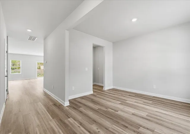 Photo 4 of Single family home for sale at 1525 Switchback Cir, Moore, SC 29369 | MLS# SPN338234 | Listing updated on 2026-10-08