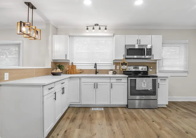 Photo 1 of Single family home for sale at 303 Highland Ave, Spartanburg, SC 29306 | MLS# SPN338897 | Listing updated on 2026-09-08