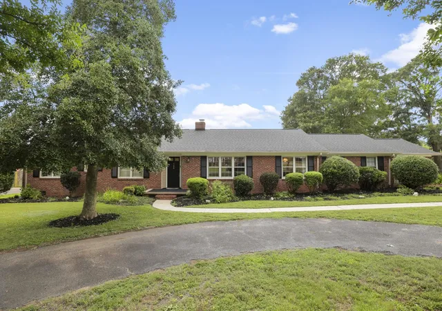 Photo 2 of Single family home for sale at 108 Sunline Pl, Spartanburg, SC 29307 | MLS# SPN339025 | Listing updated on 2026-09-12