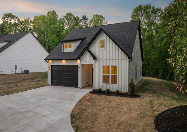 Photo 2 of Sale Pending at 207 Love Springs Rd, Cowpens, SC 29330 | MLS# SPN339275 | Listing updated on 2026-09-15