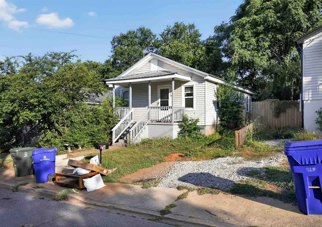 Photo 3 of Sale Pending at 214 Spartanburg St, Greenville, SC 29607 | MLS# SPN339706 | Listing updated on 2026-10-26