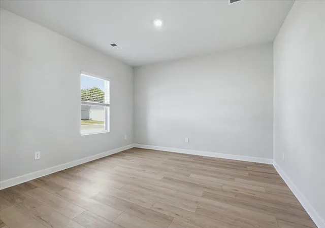 Photo 3 of Single family home for sale at 1020 Southwell Dr, Anderson, SC | MLS# SPN340062 | Listing updated on 2026-10-08