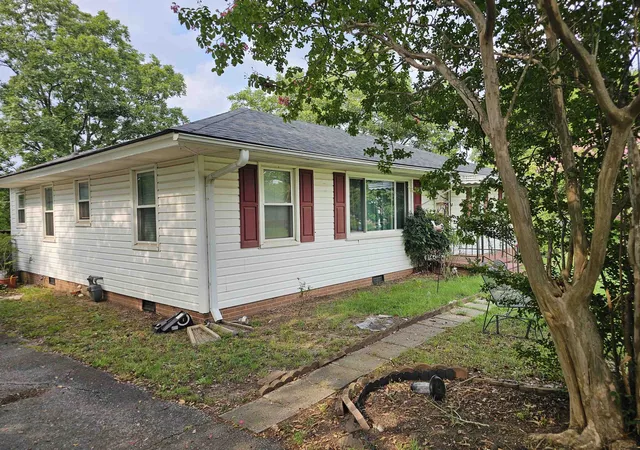 Photo 3 of Sale Pending at 7427 Gravely Ct, Spartanburg, SC 29303 | MLS# SPN340145 | Listing updated on 2026-09-15