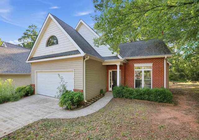 Photo 2 of Single family home for sale at 112 Ashton Ln, Anderson, SC 29621 | MLS# SPN340396 | Listing updated on 2026-10-09