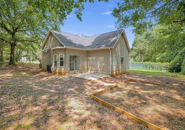 Photo 3 of Single family home for sale at 112 Ashton Ln, Anderson, SC 29621 | MLS# SPN340396 | Listing updated on 2026-10-09