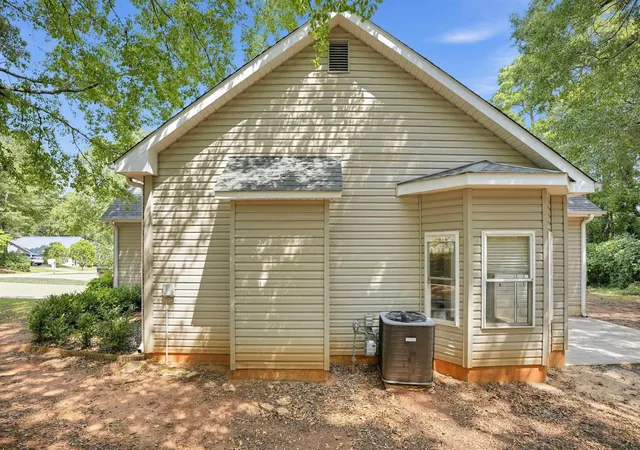 Photo 3 of Single family home for sale at 112 Ashton Ln, Anderson, SC 29621 | MLS# SPN340396 | Listing updated on 2026-10-20