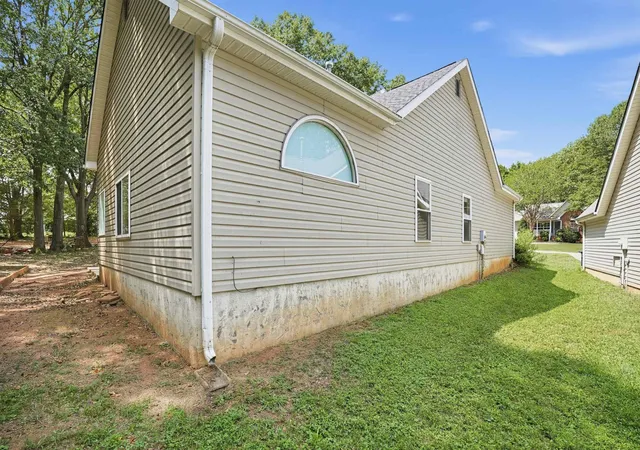 Photo 4 of Single family home for sale at 112 Ashton Ln, Anderson, SC 29621 | MLS# SPN340396 | Listing updated on 2026-10-20