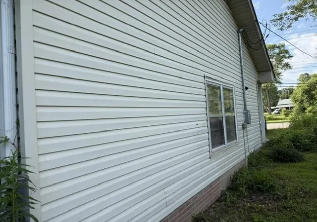 Photo 3 of Single family home for sale at 214 Dana Rd, Hendersonville, NC 28792 | MLS# SPN340438 | Listing updated on 2026-10-08