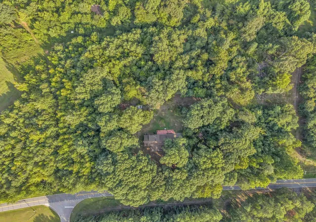 Photo 3 of Sale Pending at 221 Dairy Ridge Rd, Spartanburg, SC 29302 | MLS# SPN340530 | Listing updated on 2026-09-15