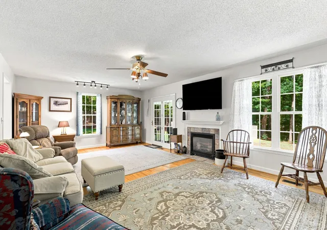 Photo 4 of Sale Pending at 545 E Brookwood Dr, Landrum, SC 29356 | MLS# SPN340777 | Listing updated on 2026-09-12