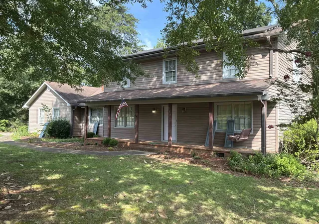 Photo 1 of Single family home for sale at 210 Trailwood Dr, Spartanburg, SC 29301 | MLS# SPN341242 | Listing updated on 2026-09-11
