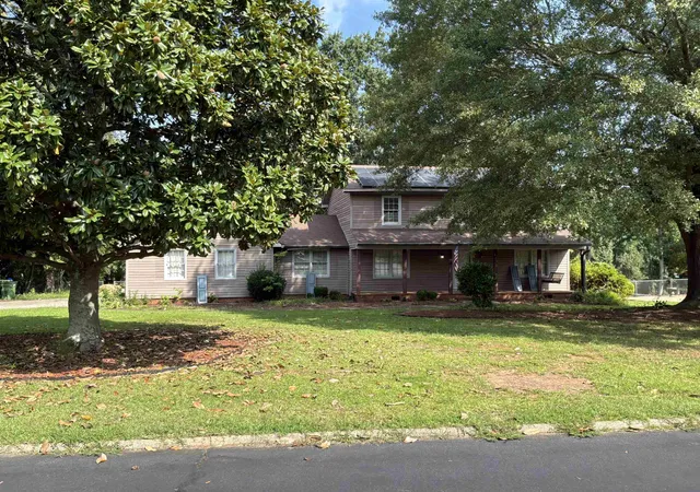 Photo 4 of Single family home for sale at 210 Trailwood Dr, Spartanburg, SC 29301 | MLS# SPN341242 | Listing updated on 2026-09-11