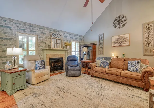 Photo 3 of Sale Pending at 309 Swamp Fox Rd, Spartanburg, SC 29306 | MLS# SPN341260 | Listing updated on 2026-10-17