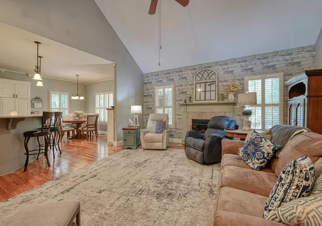 Photo 4 of Sale Pending at 309 Swamp Fox Rd, Spartanburg, SC 29306 | MLS# SPN341260 | Listing updated on 2026-10-17