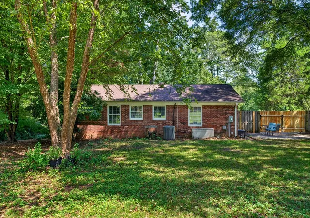 Photo 3 of Sale Pending at 2019 Pineview Dr, Spartanburg, SC 29307 | MLS# SPN341335 | Listing updated on 2026-09-15
