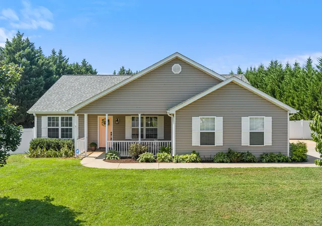 Photo 1 of Sale Pending at 330 Shadowfield Acres Dr, Duncan, SC 29334 | MLS# SPN341380 | Listing updated on 2026-09-12
