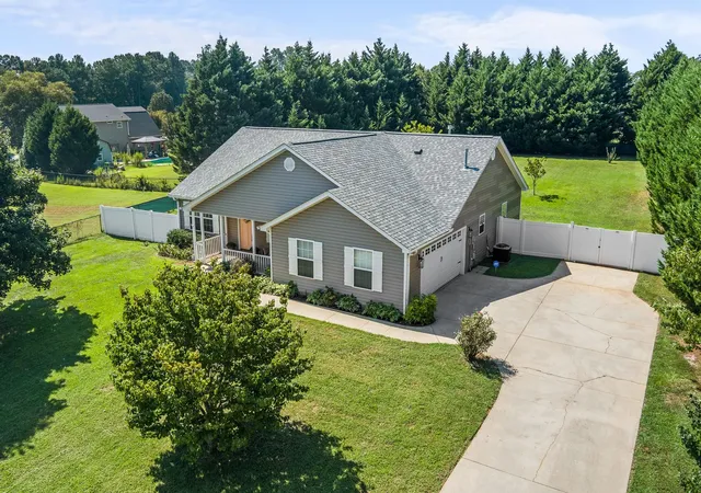 Photo 2 of Sale Pending at 330 Shadowfield Acres Dr, Duncan, SC 29334 | MLS# SPN341380 | Listing updated on 2026-09-12