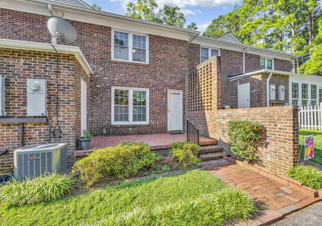 Photo 3 of Townhouse for sale at 117 Winfield Dr, Spartanburg, SC 29307 | MLS# SPN341386 | Listing updated on 2026-09-23