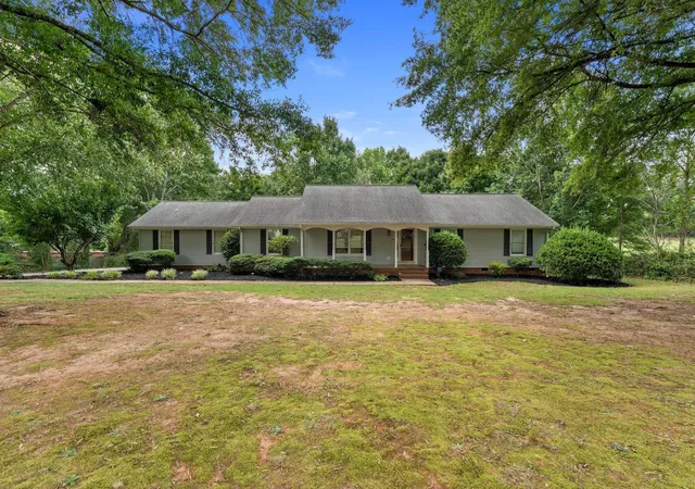 Photo 1 of Single family home for sale at 1014 E Queen St, Pendleton, SC 29670 | MLS# SPN341471 | Listing updated on 2026-09-12