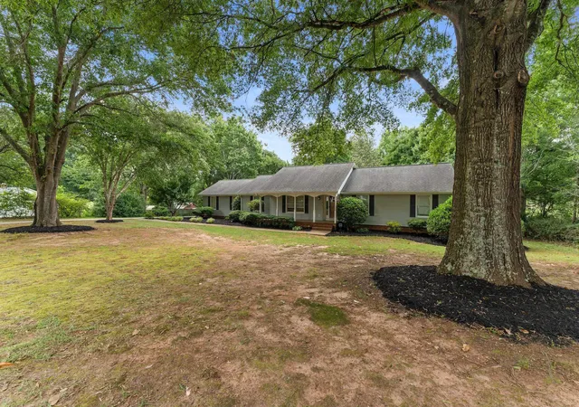Photo 2 of Single family home for sale at 1014 E Queen St, Pendleton, SC 29670 | MLS# SPN341471 | Listing updated on 2026-09-12