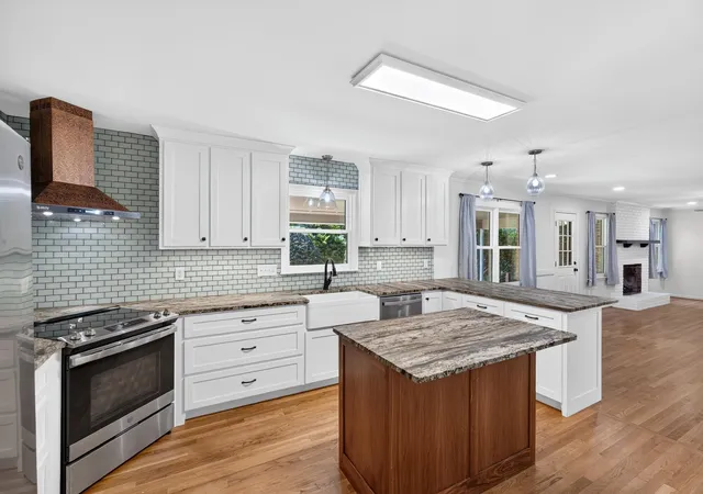 Photo 2 of Sale Pending at 617 Sharondale Ct, Spartanburg, SC 29303 | MLS# SPN341512 | Listing updated on 2026-09-15