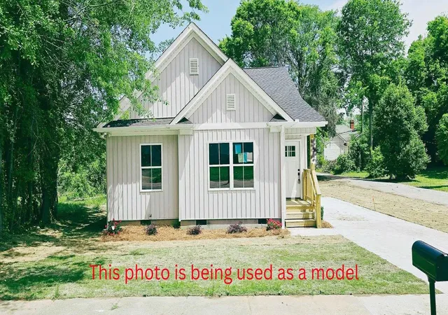 Photo 3 of Single family home for sale at 154 Ridge St, Spartanburg, SC 29303 | MLS# SPN341569 | Listing updated on 2026-09-12