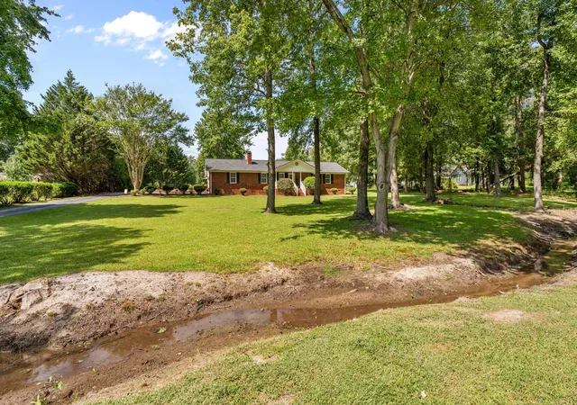 Photo 3 of Sale Pending at 1242 John Dodd Rds, Spartanburg, SC 29303 | MLS# SPN341596 | Listing updated on 2026-09-15
