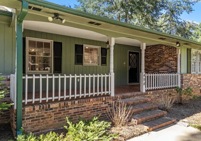 Photo 3 of Sale Pending at 494 Royal Oak Dr, Spartanburg, SC 29302 | MLS# SPN341608 | Listing updated on 2026-10-13