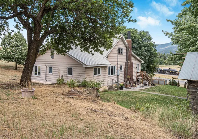 Photo 1 of Single family home for sale at 792a 395 Highway, Kettle Falls, WA 99141 | MLS# 202522060 | Listing updated on 2026-09-22