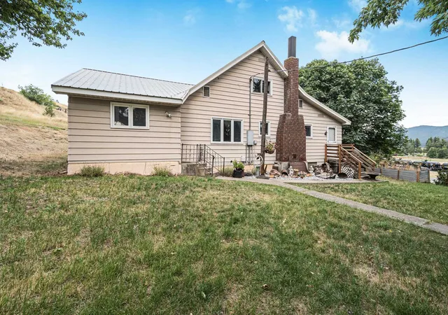 Photo 3 of Single family home for sale at 792a 395 Highway, Kettle Falls, WA 99141 | MLS# 202522060 | Listing updated on 2026-09-22