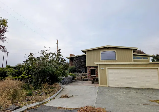 Photo 3 of Single family home for sale at 2175 W Mcmanamon Rd, Othello, WA 99344 | MLS# 202611506 | Listing updated on 2026-09-29