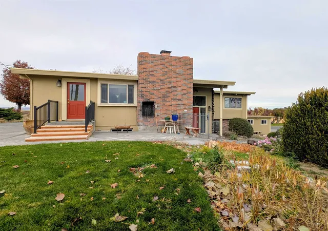Photo 4 of Single family home for sale at 2175 W Mcmanamon Rd, Othello, WA 99344 | MLS# 202611506 | Listing updated on 2026-09-29