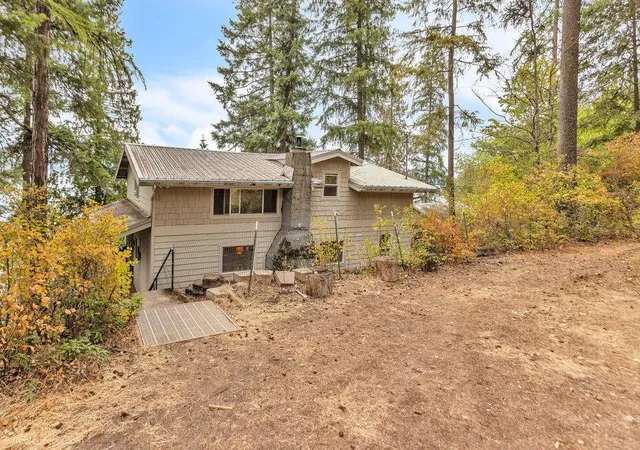 Photo 3 of Single family home for sale at 12222 N W Newman Lake Dr, Newman Lake, WA 99025 | MLS# 202612123 | Listing updated on 2026-09-10