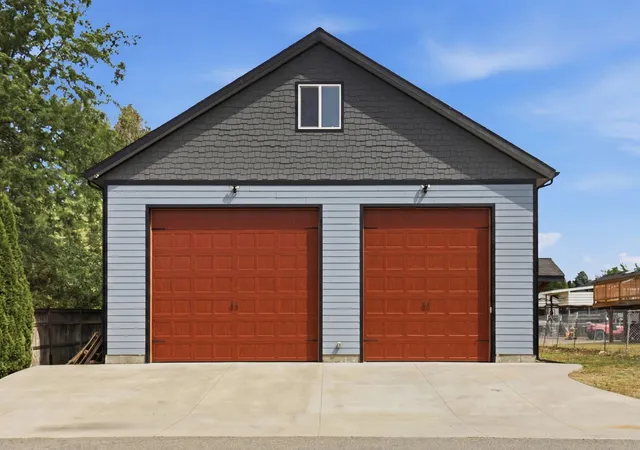 Photo 3 of Sale Pending at 25421 E Joseph Ave, Newman Lake, WA 99025 | MLS# 202613652 | Listing updated on 2026-09-11