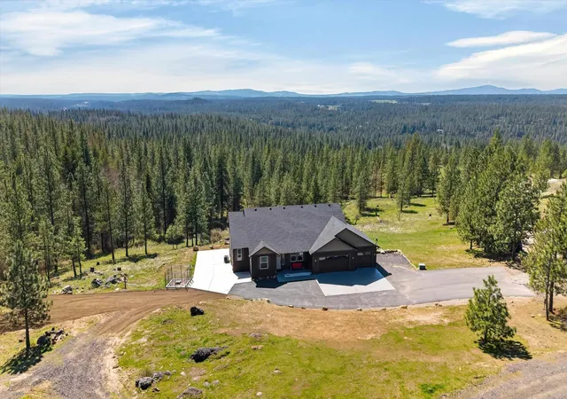 Photo 2 of Sale Pending at 6528 E Robin Ln, Chattaroy, WA 99003 | MLS# 202615358 | Listing updated on 2026-09-14