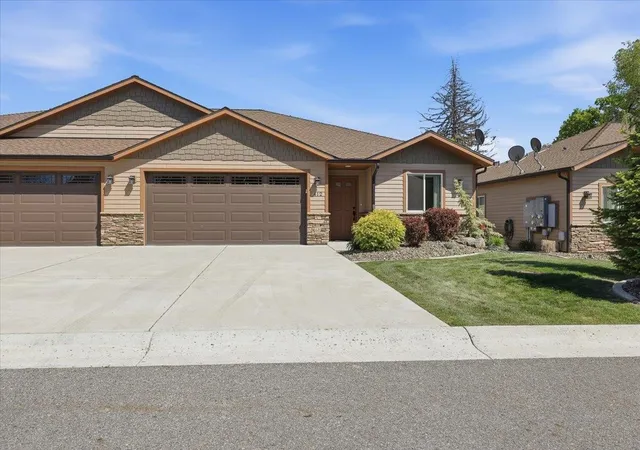 Photo 2 of Sale Pending at 420 N / 422 Pierce Ln, Spokane Valley, WA 99206 | MLS# 202616911 | Listing updated on 2026-09-14