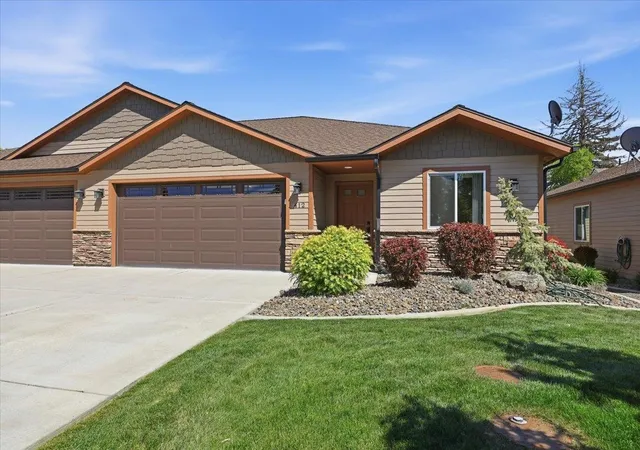 Photo 3 of Sale Pending at 420 N / 422 Pierce Ln, Spokane Valley, WA 99206 | MLS# 202616911 | Listing updated on 2026-09-14