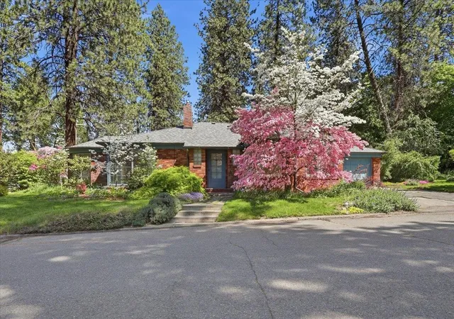 Photo 3 of Single family home for sale at 1803 S Arthur St, Spokane, WA 99203 | MLS# 202617040 | Listing updated on 2026-10-07