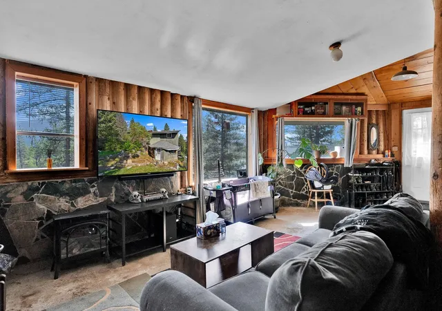 Photo 3 of Single family home for sale at 579 Blue Heron Rd, Newport, WA 99156 | MLS# 202617174 | Listing updated on 2026-09-22