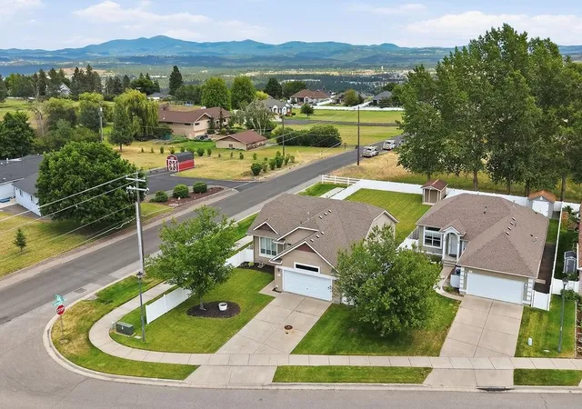 Photo 2 of Sale Pending at 9428 N Oak St, Spokane, WA 99208 | MLS# 202619506 | Listing updated on 2026-10-07