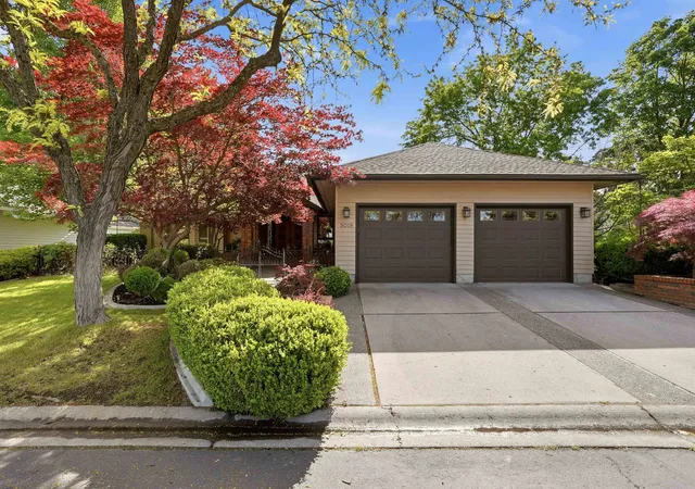 Single family home for sale at 5019 S St Andrews Ln, Spokane, WA 99223 | MLS# 202620620