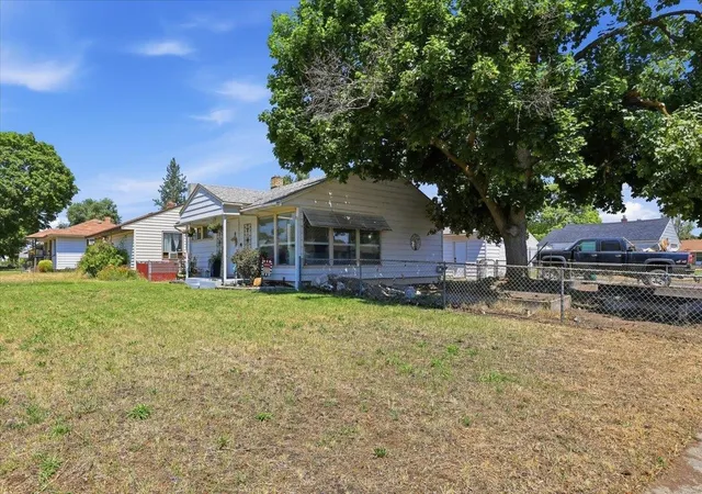 Photo 2 of Sale Pending at 4404 N Whitehouse St, Spokane, WA 99205 | MLS# 202620659 | Listing updated on 2026-09-15