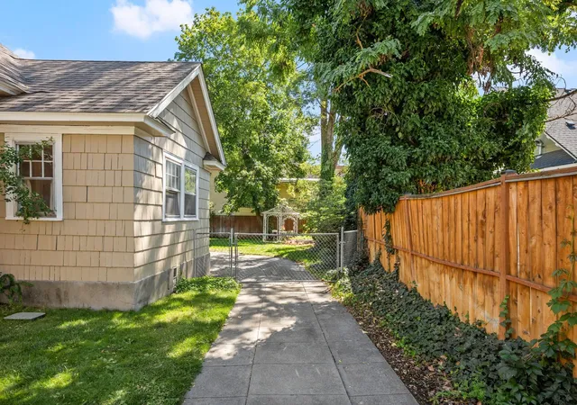 Photo 2 of Sale Pending at 147 S Elm St, Spokane, WA 99201 | MLS# 202620826 | Listing updated on 2026-09-29