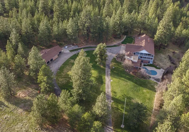 Photo 3 of Mansion for sale at 2012 S Molter Rd, Liberty Lake, WA 99019 | MLS# 202621916 | Listing updated on 2026-09-15