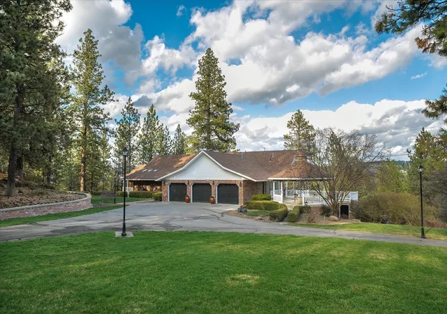Photo 3 of Single family home for sale at 2012 S Molter Rd, Liberty Lake, WA 99019 | MLS# 202621916 | Listing updated on 2026-09-15